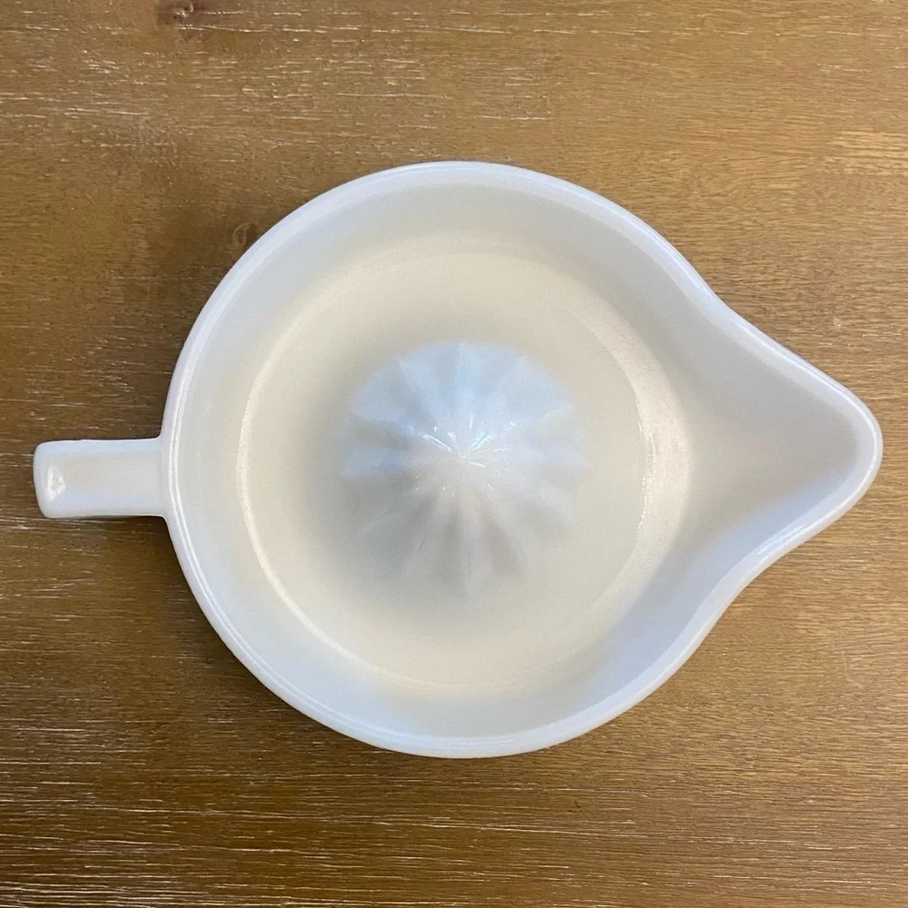 VINTAGE SUNKIST Milk Glass Citrus Fruit Juicer, Made in USA
